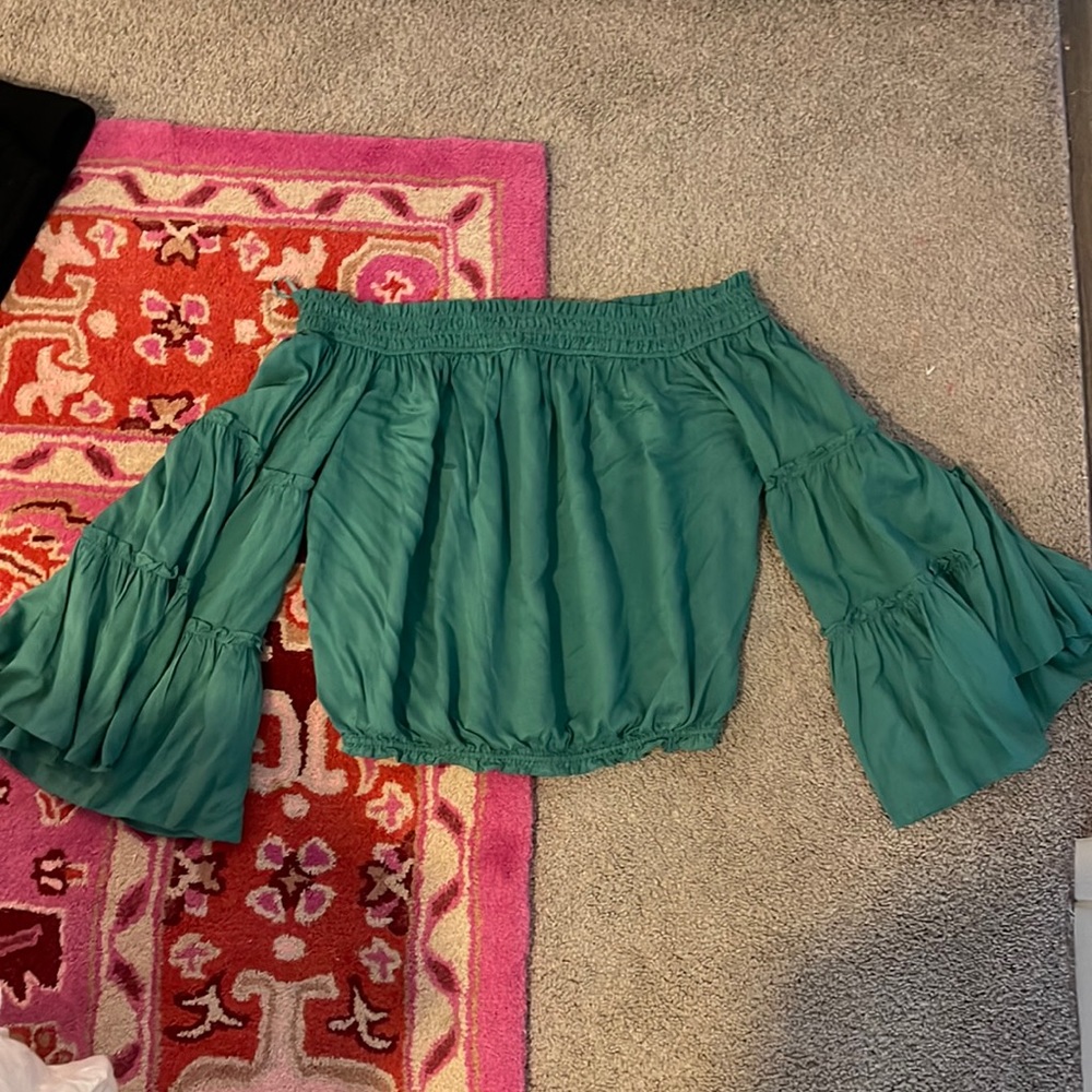 Free people size medium off the shoulder green flare sleeves